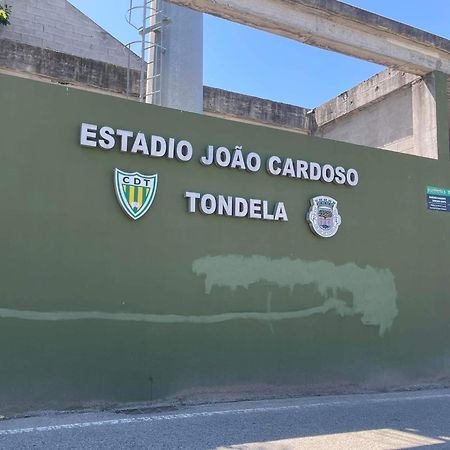 Apartamento Amplo E Moderno - Perto Do Estadio Futebol Tondela Exterior foto